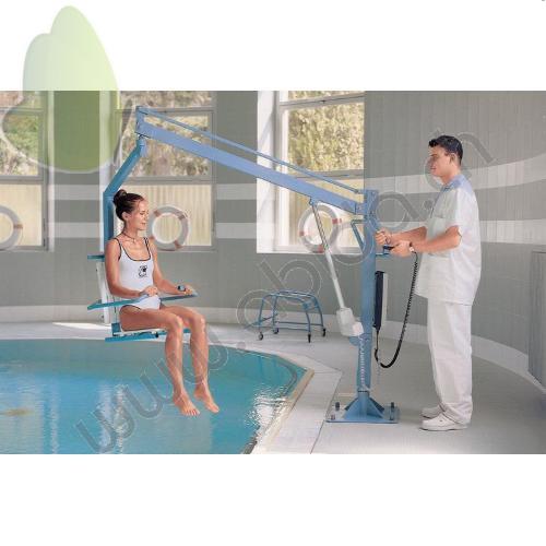 LIFTPOOLSEAT E (Blu) - Sollevapersone elettrico per piscina con seggiolino autobilanciante e braccioli ribaltabili - H. barriera superabile 0/60 cm con bossola, 0/80 cm con piastra - rotazione di 360° - ancoraggio a pavimento